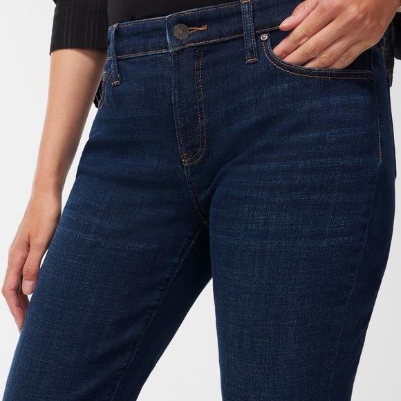 Chico’s so slimming Girlfriend Ankle Jeans Chico’s Size 1. Blue, Indigo - Picture 4 of 8